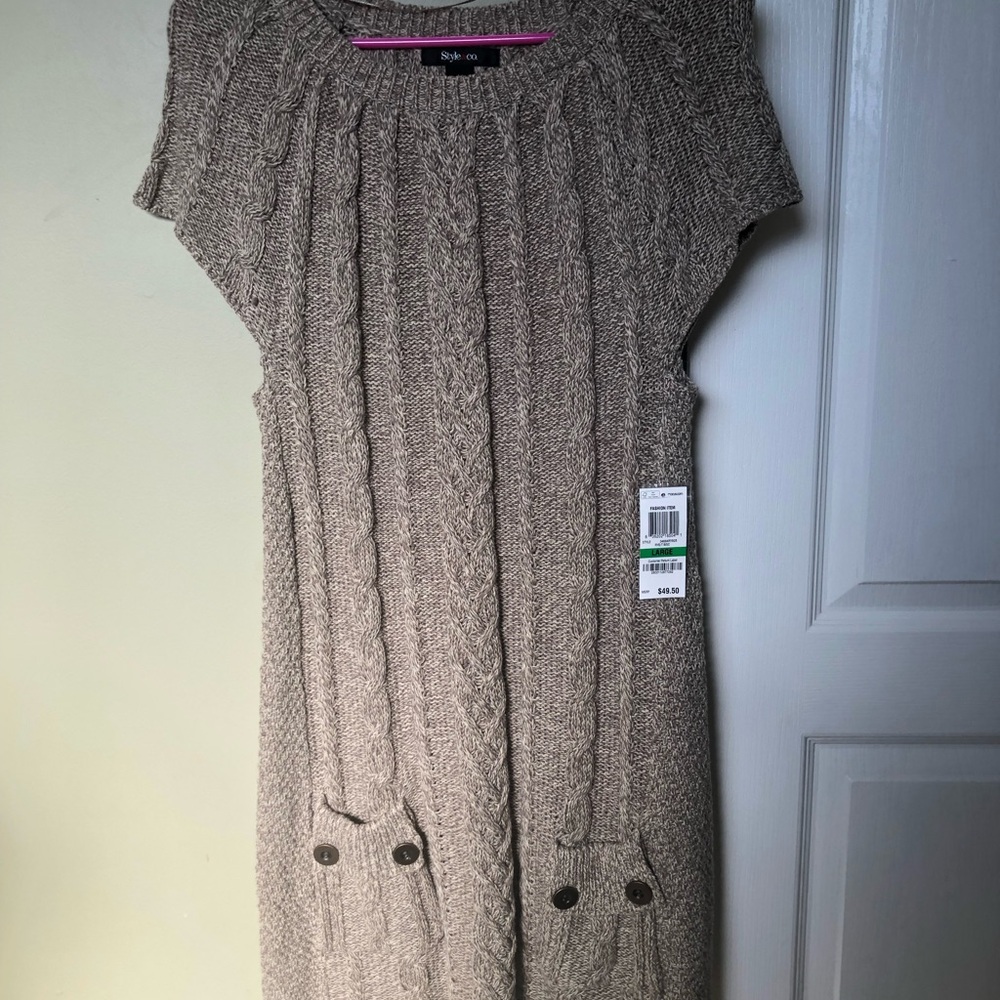 Fashion Item Cable Knit Sweater in Gray